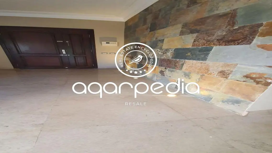 Luxury Apartment for Sale in El Patio 1