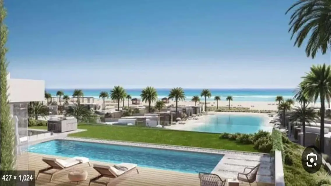 Luxury Villa in Hyde Park - Family Living