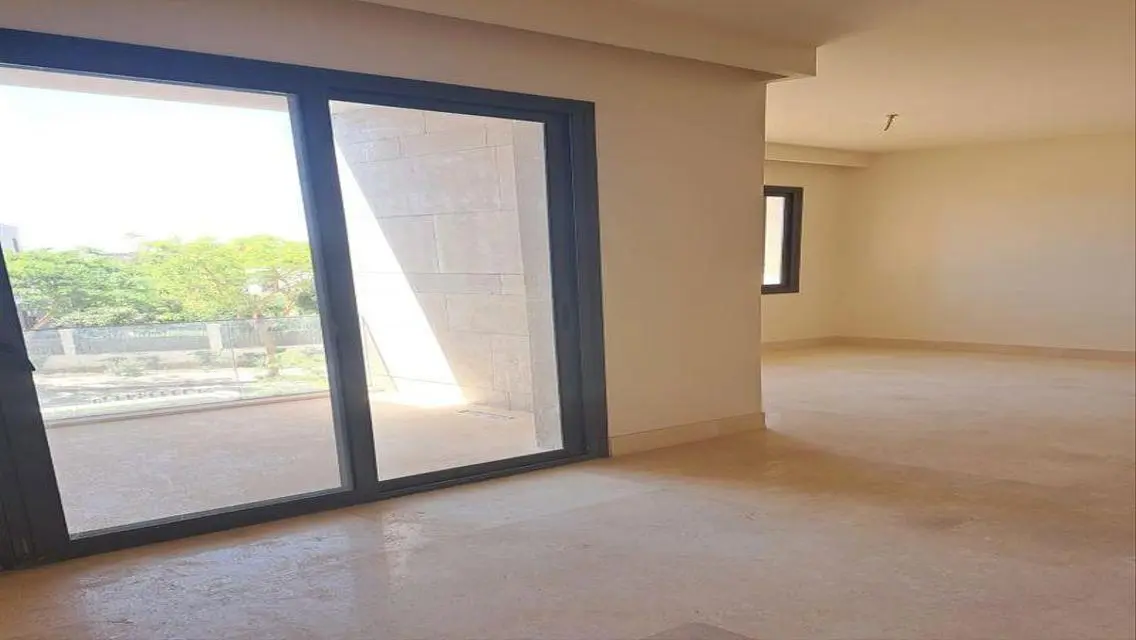 شقة نصف مفروشة للإيجار في الحي السكني الجذاب