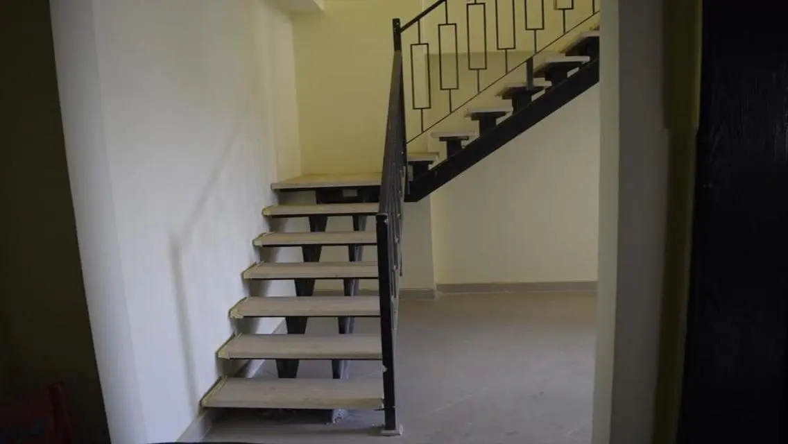 Luxury Apartment with Balcony and Security Guard
