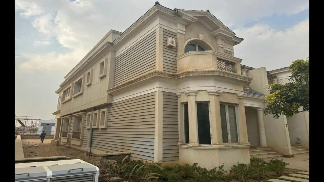 Mountain View Twin House in Hyde Park