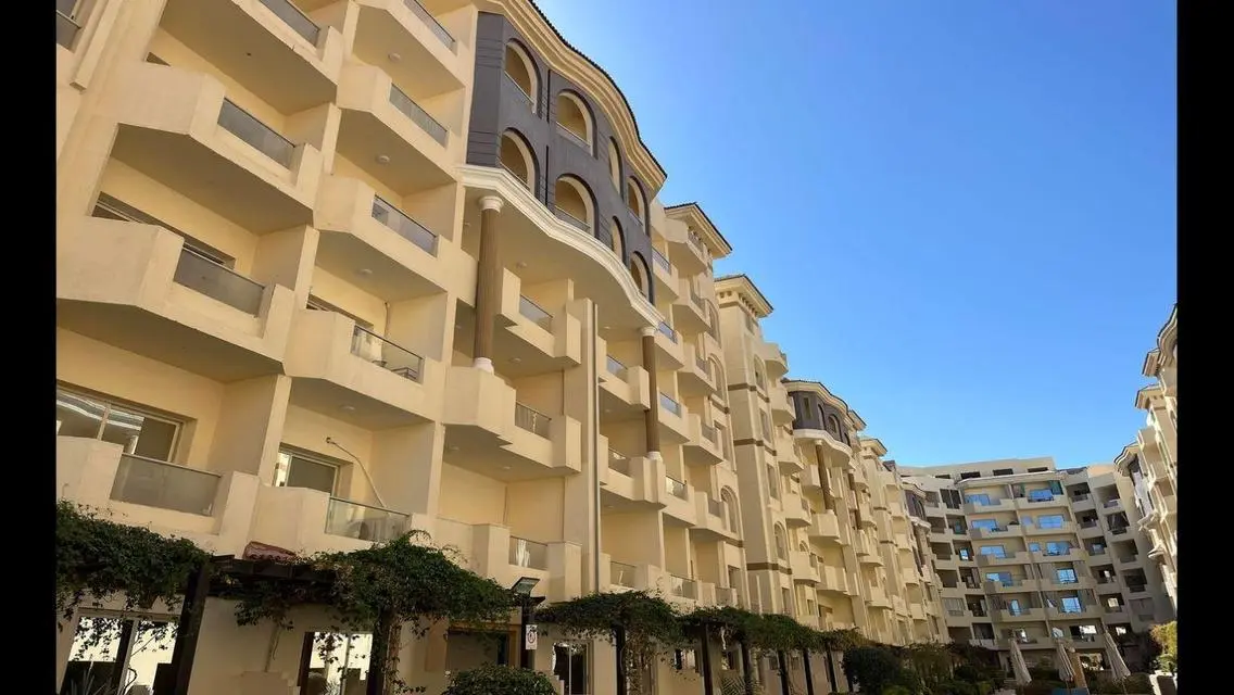 شقة فاخرة بمساحة مريحة مع شرفة