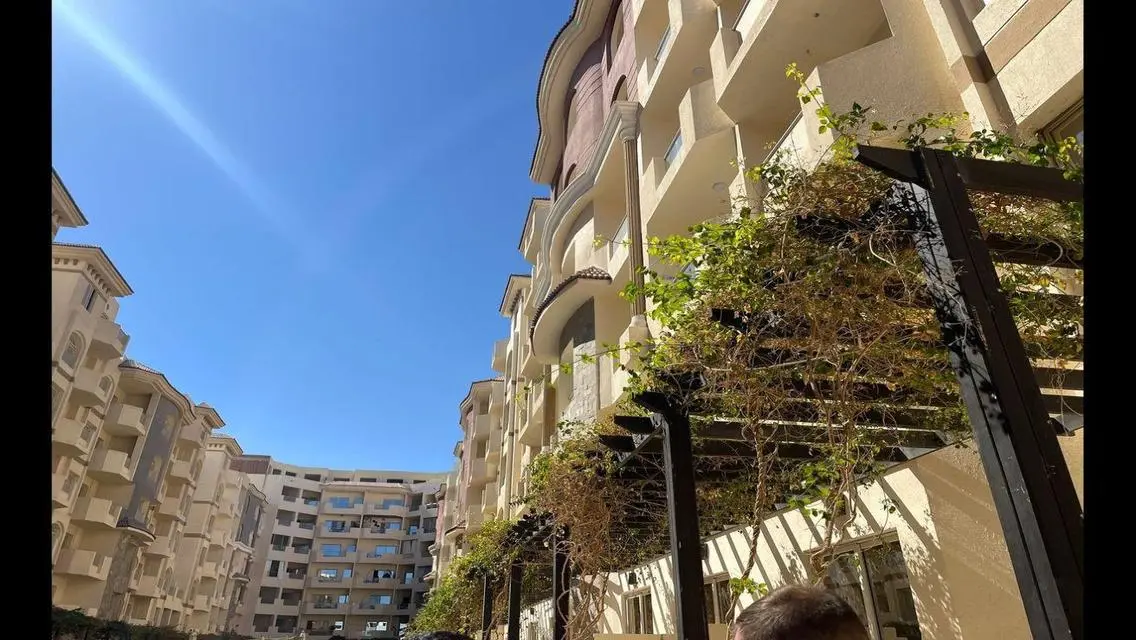 شقة فاخرة بمساحة مريحة مع شرفة