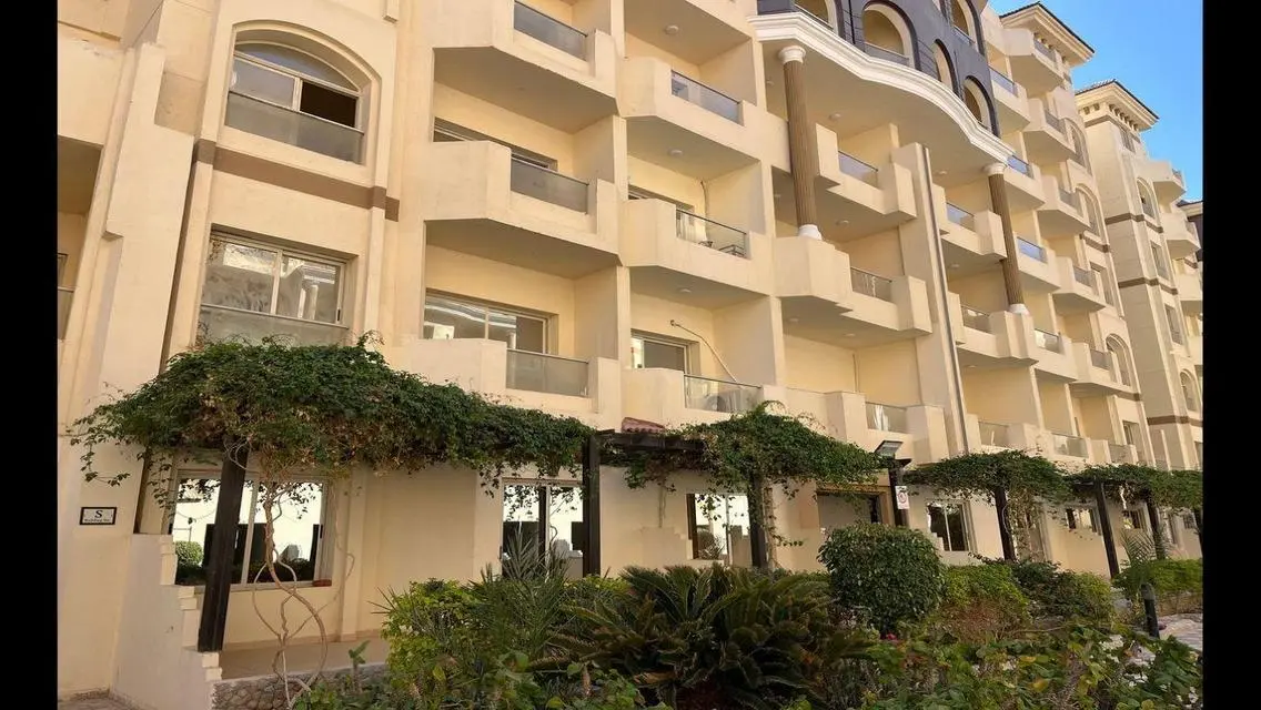 شقة فاخرة بمساحة مريحة مع شرفة