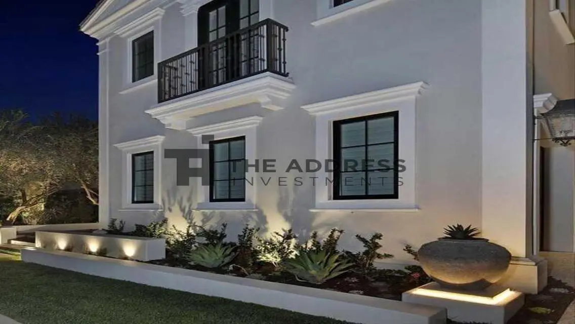 Luxury Villa with Private Garden and Pool in an Exceptional Location