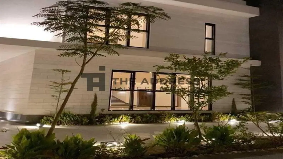 Luxury Villa with Private Garden and Pool in an Exceptional Location