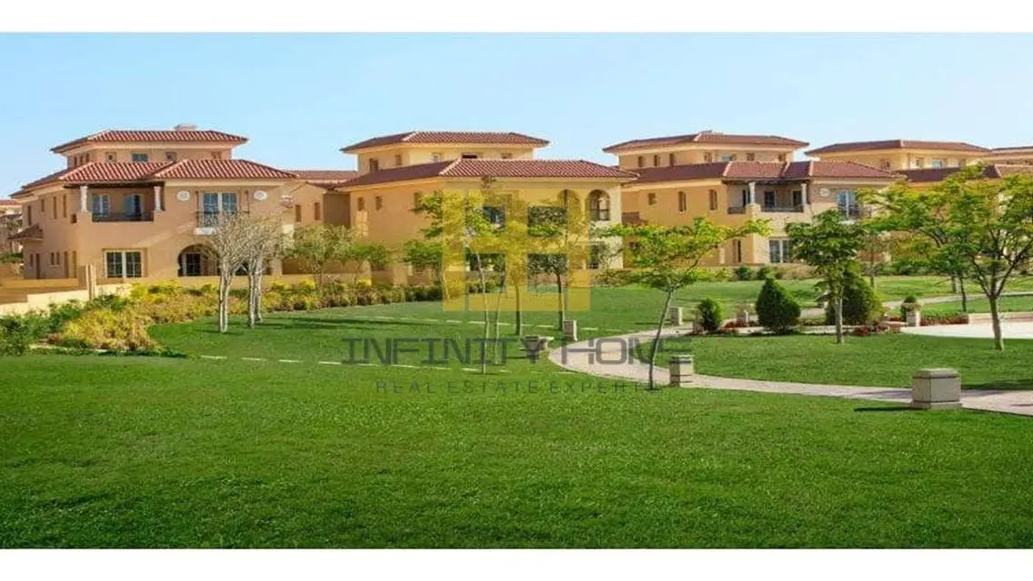 Luxurious Lakeview Apartment in Prime Location