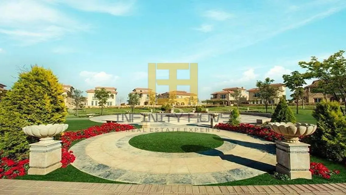 Luxurious Lakeview Apartment in Prime Location
