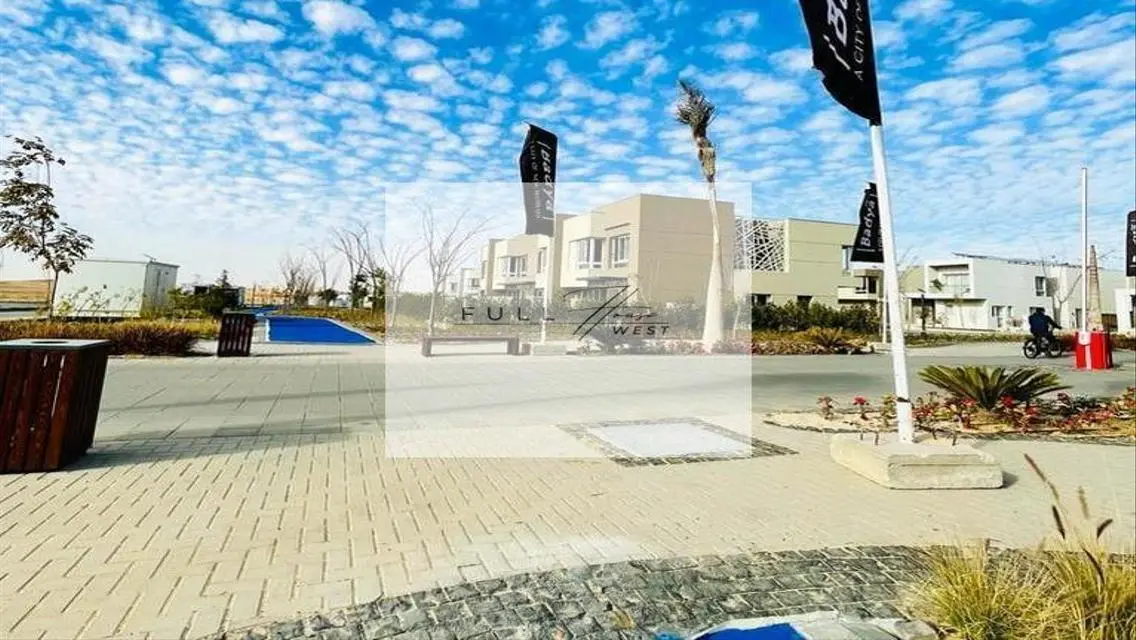 فيلّا فاخرة للبيع في موقع متميز