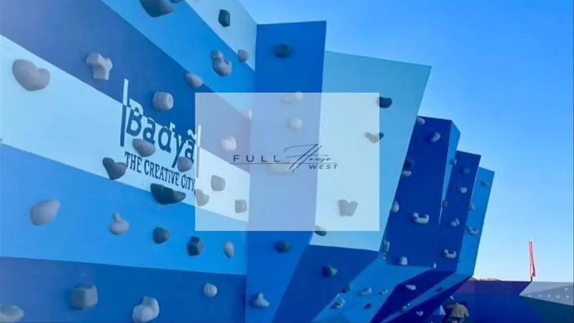 فيلّا فاخرة للبيع في موقع متميز