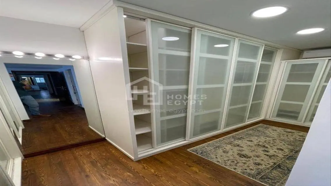 Newly Furnished Apt with Private Decorated Garden