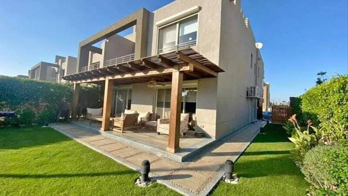 للبيع تاون هاوس فيلا 246م بكمبوند بالم هيلز