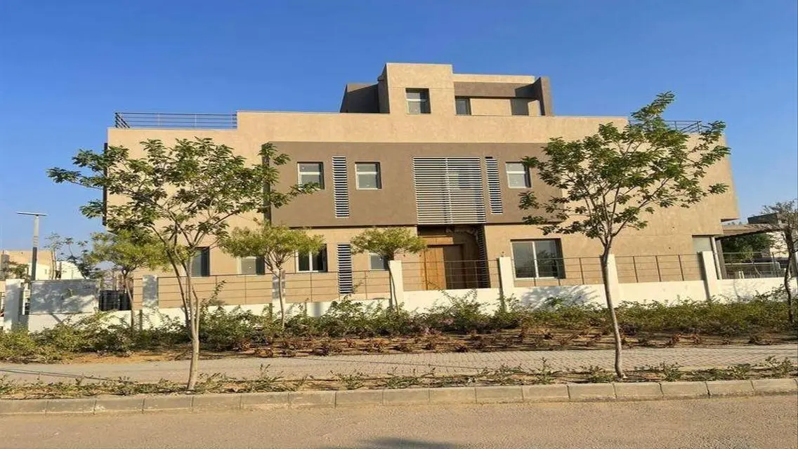 للبيع تاون هاوس فيلا 246م بكمبوند بالم هيلز
