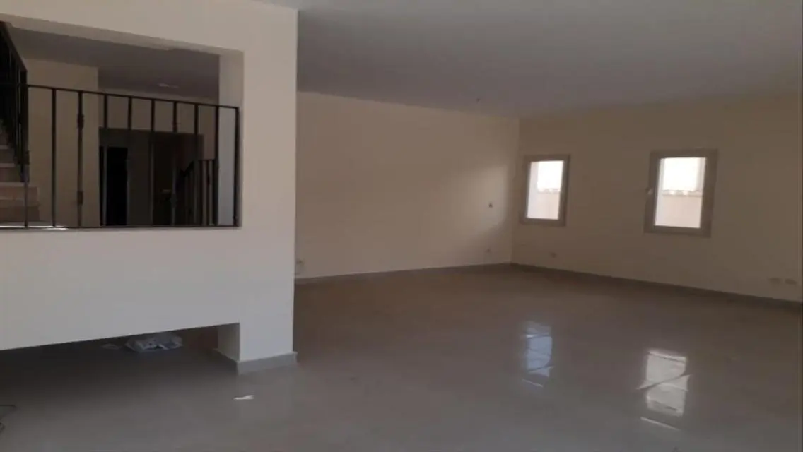 ستاندالون ريسيل فيو مفتوح متشطبه استلام فوري