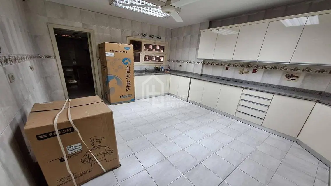 South Zamalek Ready to Move in 10 Rooms Office