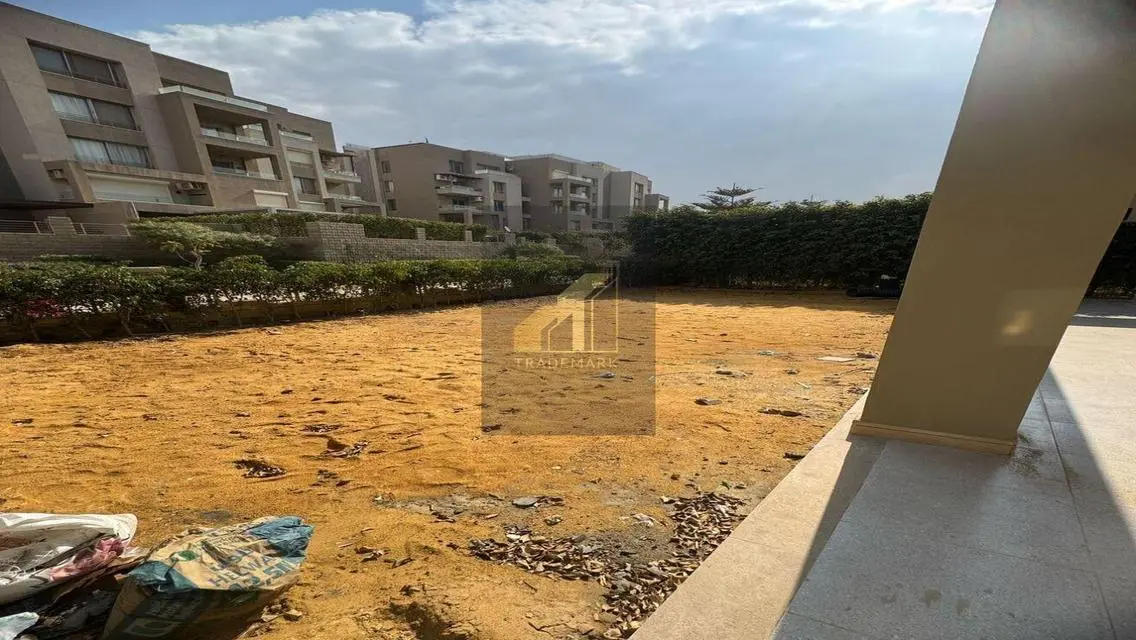 ارضي بجاردن بالمطبخ و التكيفات اول سكن موقع مميز