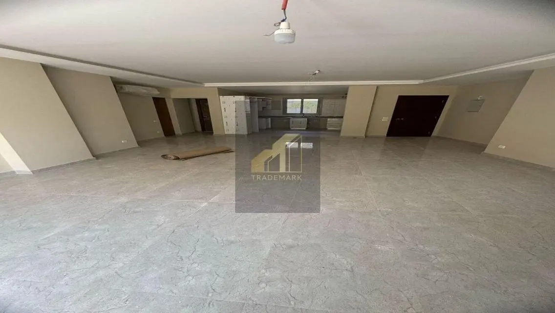 ارضي بجاردن بالمطبخ و التكيفات اول سكن موقع مميز