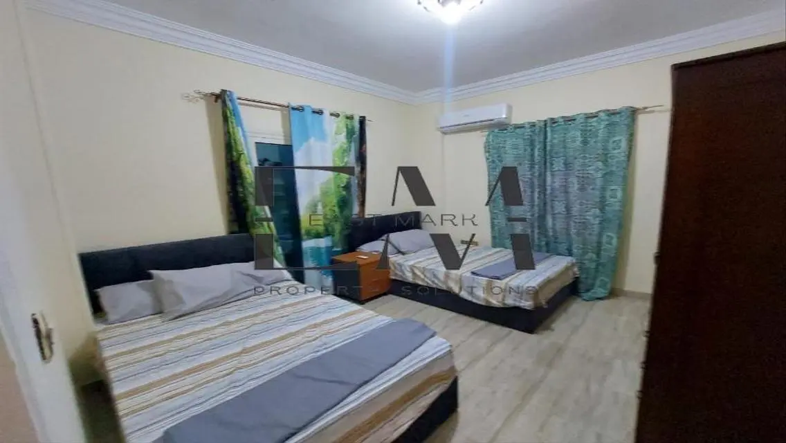 Roof for rent furnished in South Academy