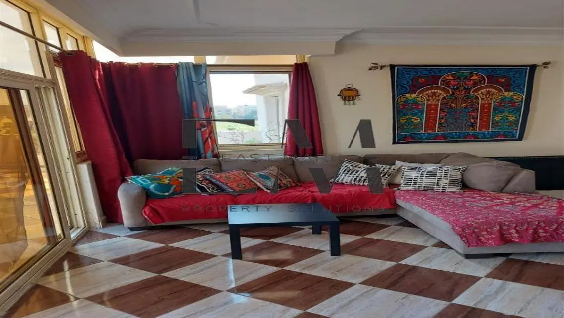 Roof for rent furnished in South Academy