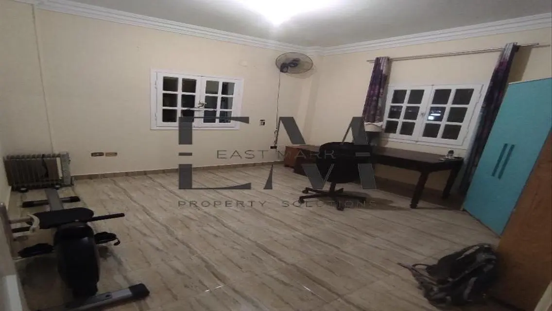 Roof for rent furnished in South Academy