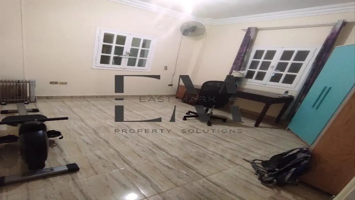 Roof for rent furnished in South Academy