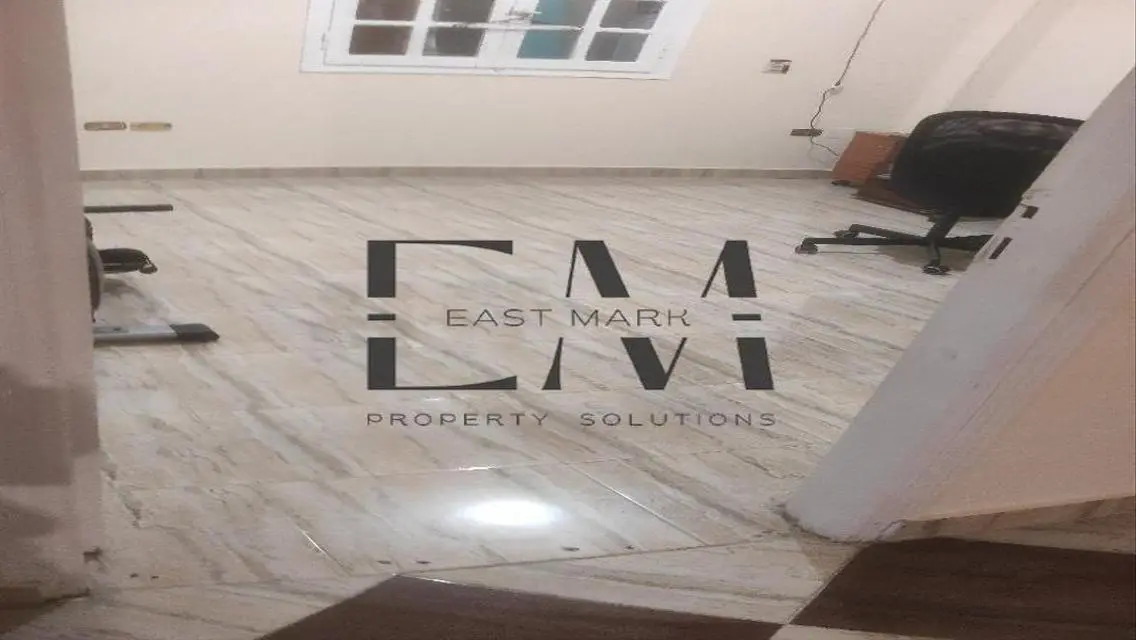 Roof for rent furnished in South Academy