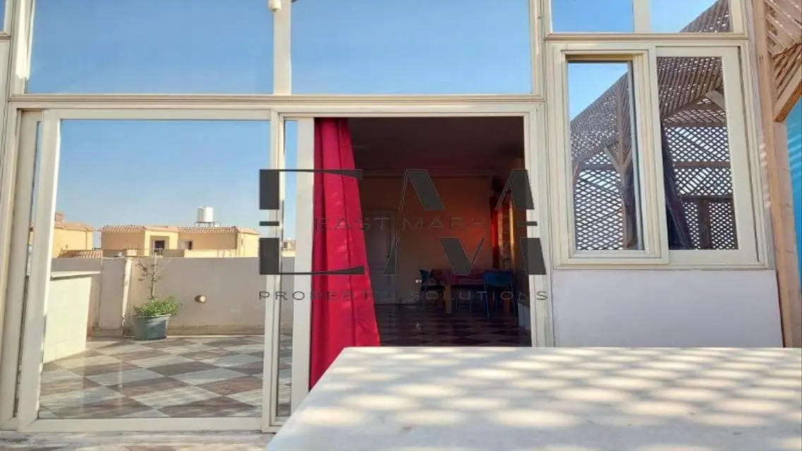 Roof for rent furnished in South Academy