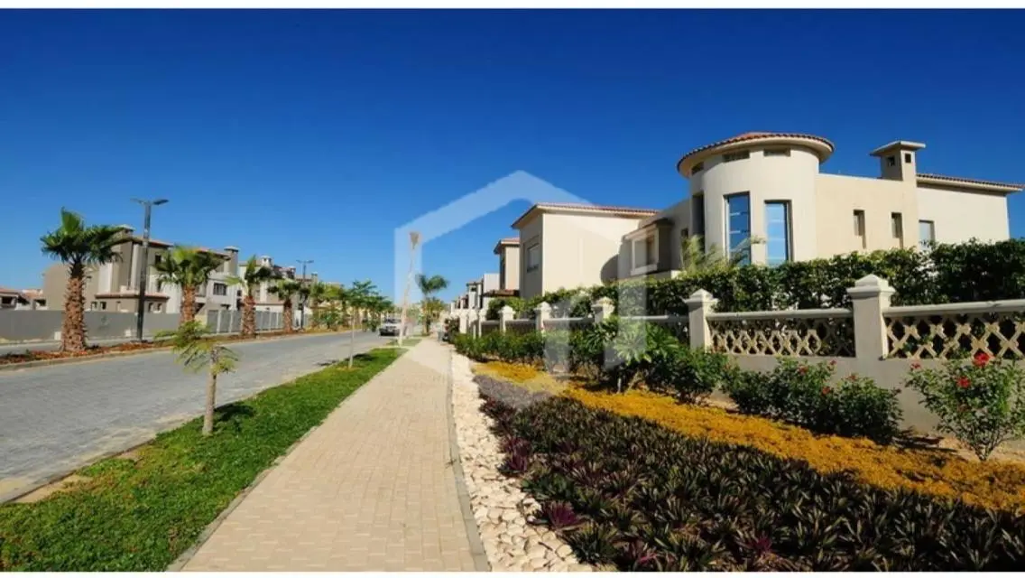 Villa for rent with ACs in Golf Extension         
