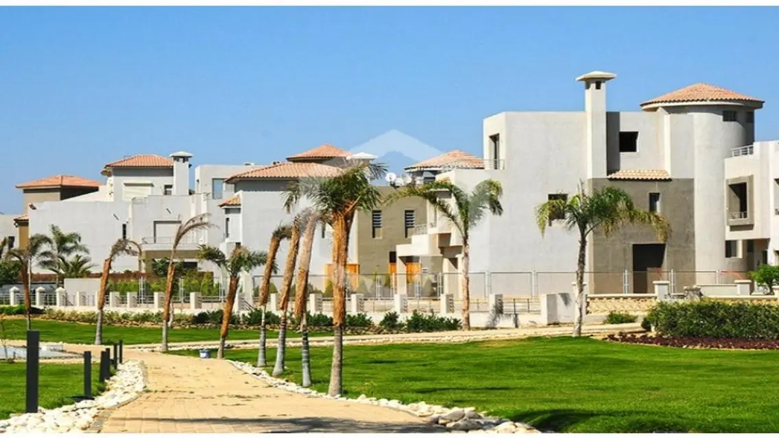 Villa for rent with ACs in Golf Extension         