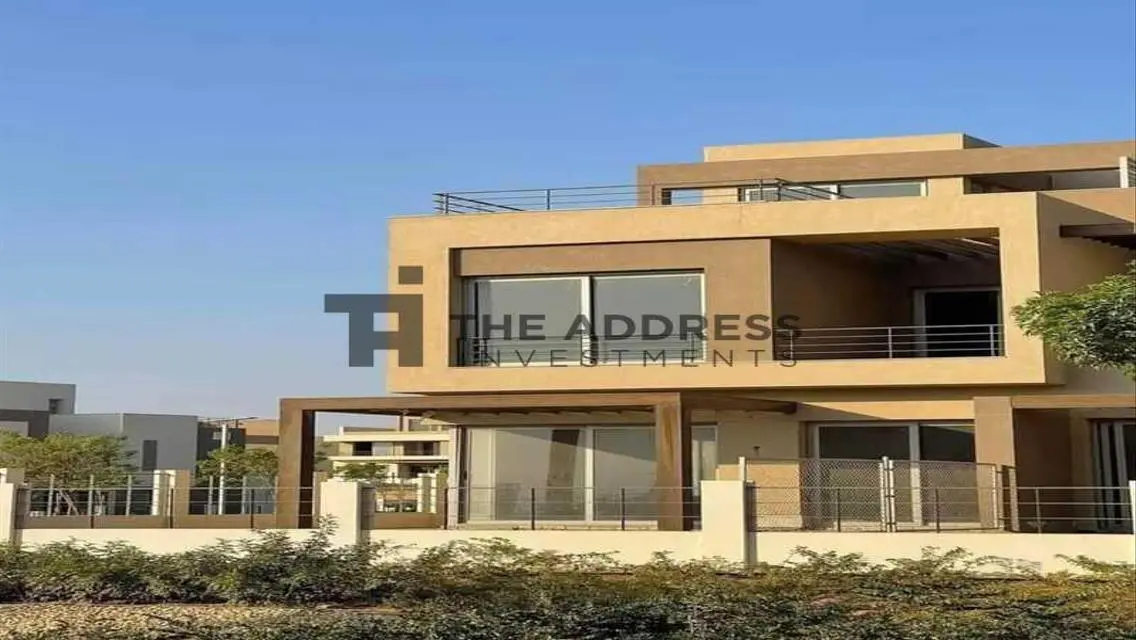 5bd Townhouse + garden 10% installments 7 years