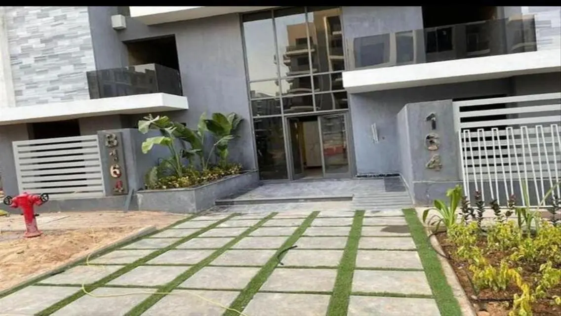 فيلا فاخرة بتصميم راقٍ في أرقى الأحياء