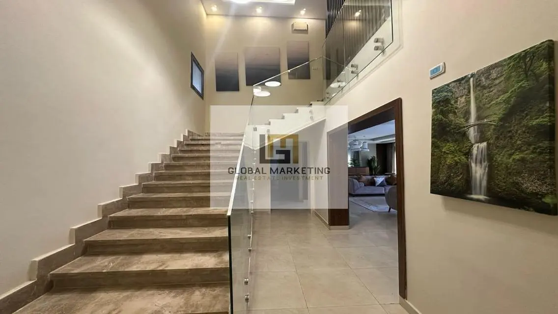 Ultra-modern furnished duplex for rent in Eastown