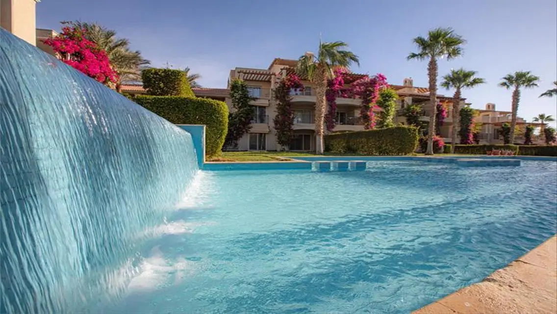 1 BR Apartment with pool view in Veranda