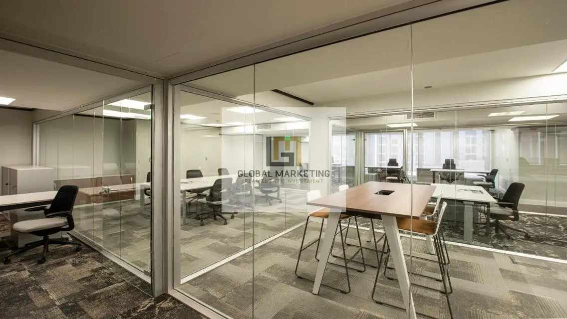 Furnished Office 600m For Rent in Amazing Building
