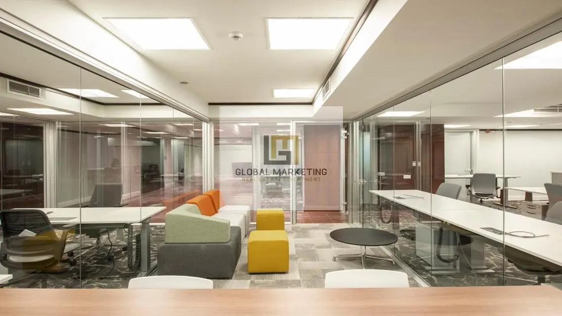 Furnished Office 600m For Rent in Amazing Building