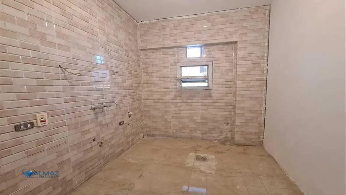 شقة فاخرة للإيجار في E8614-D-165