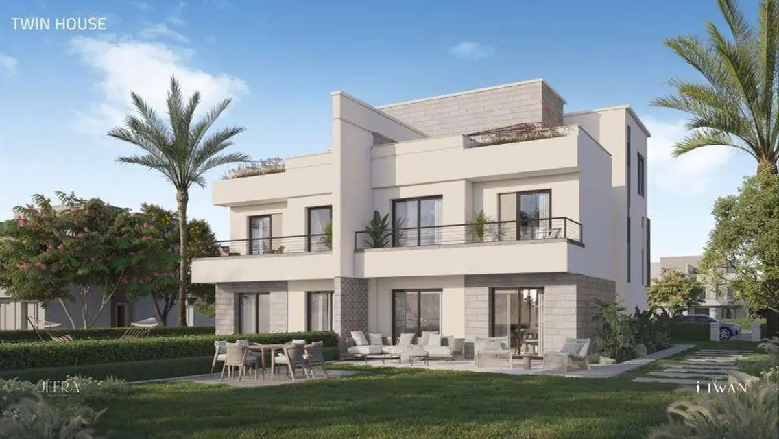 Unique villa in Jeera Iwan next Ora &amp; Sodic