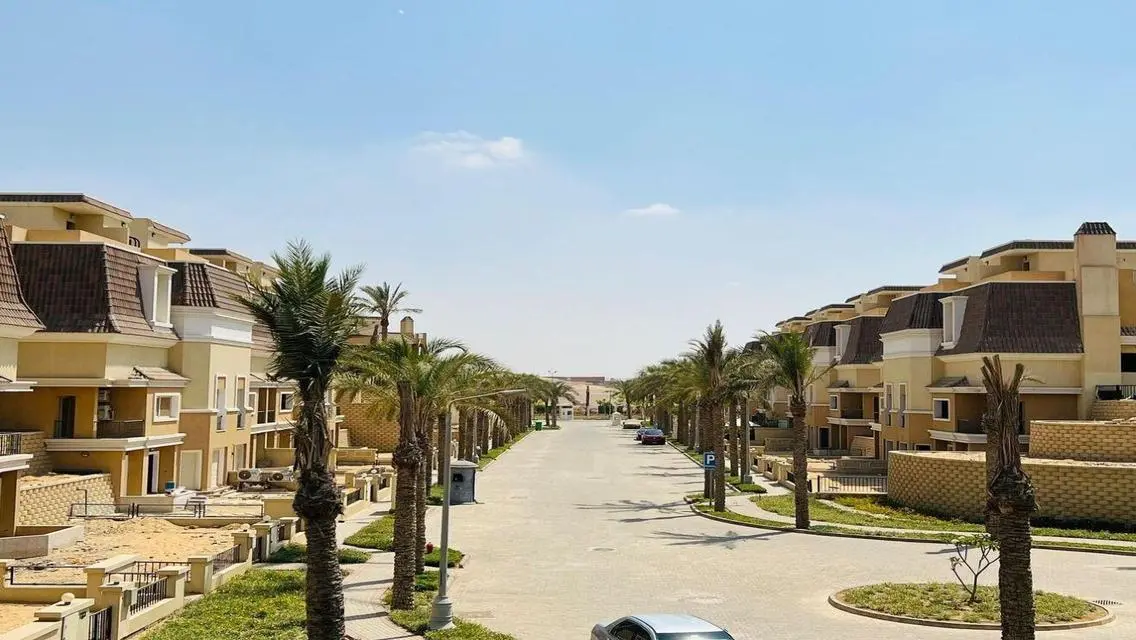 فيلا فاخرة مع إطلالة على البحيرات - سعر 387,000