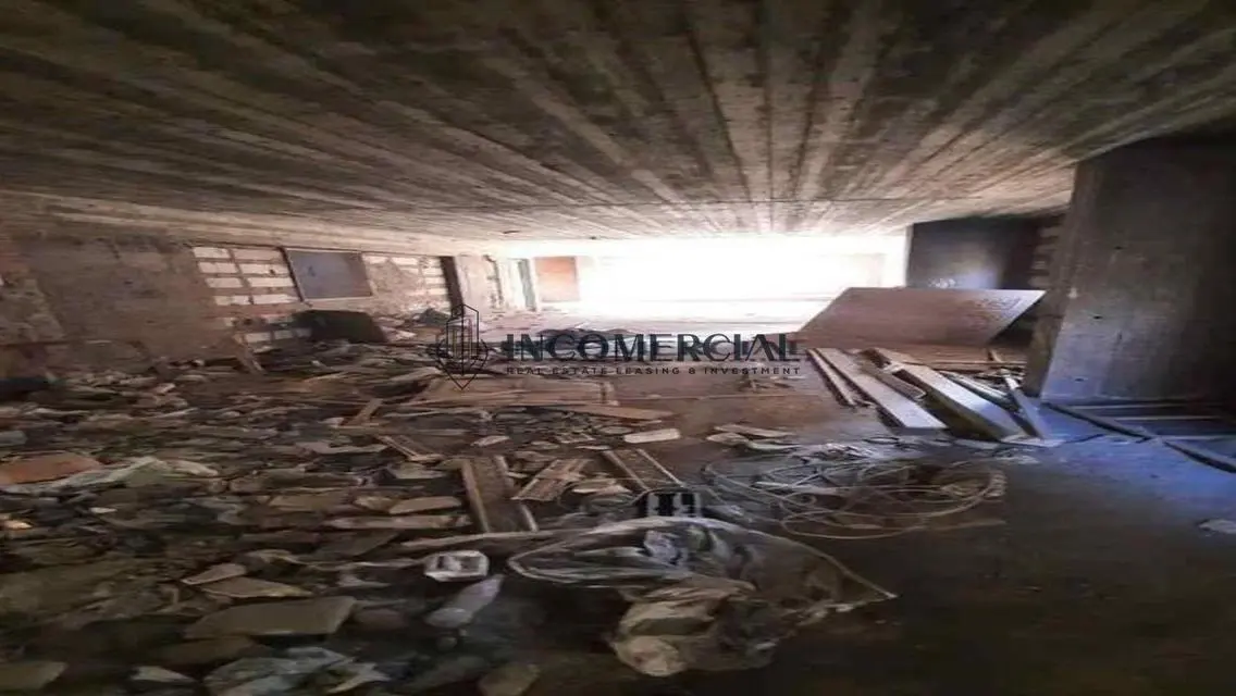 مساحه 260 م2 و تصلح سكني ارتفاع سقف 2.90 م2