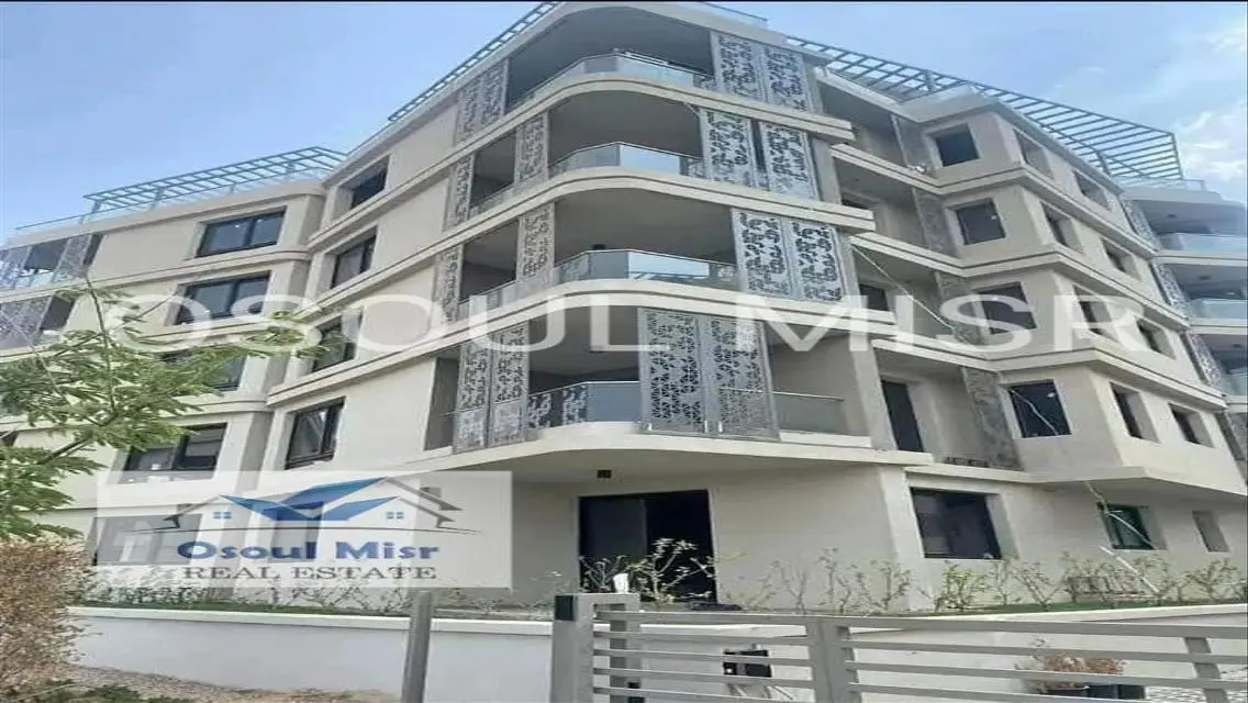 Luxury Apartment with Shared Garden in a Prime Location