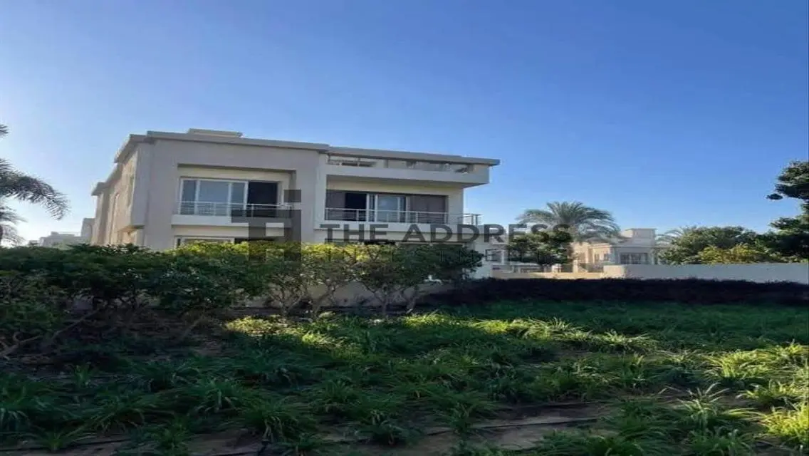Townhouse + wide garden 10% installments 7 years