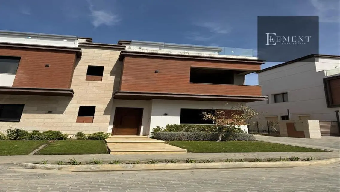 Town house at Azzar new cairo over 10 years