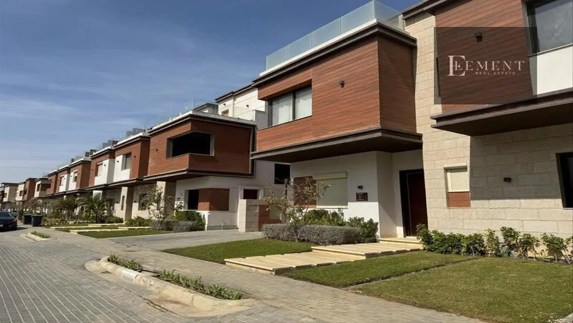 Town house at Azzar new cairo over 10 years