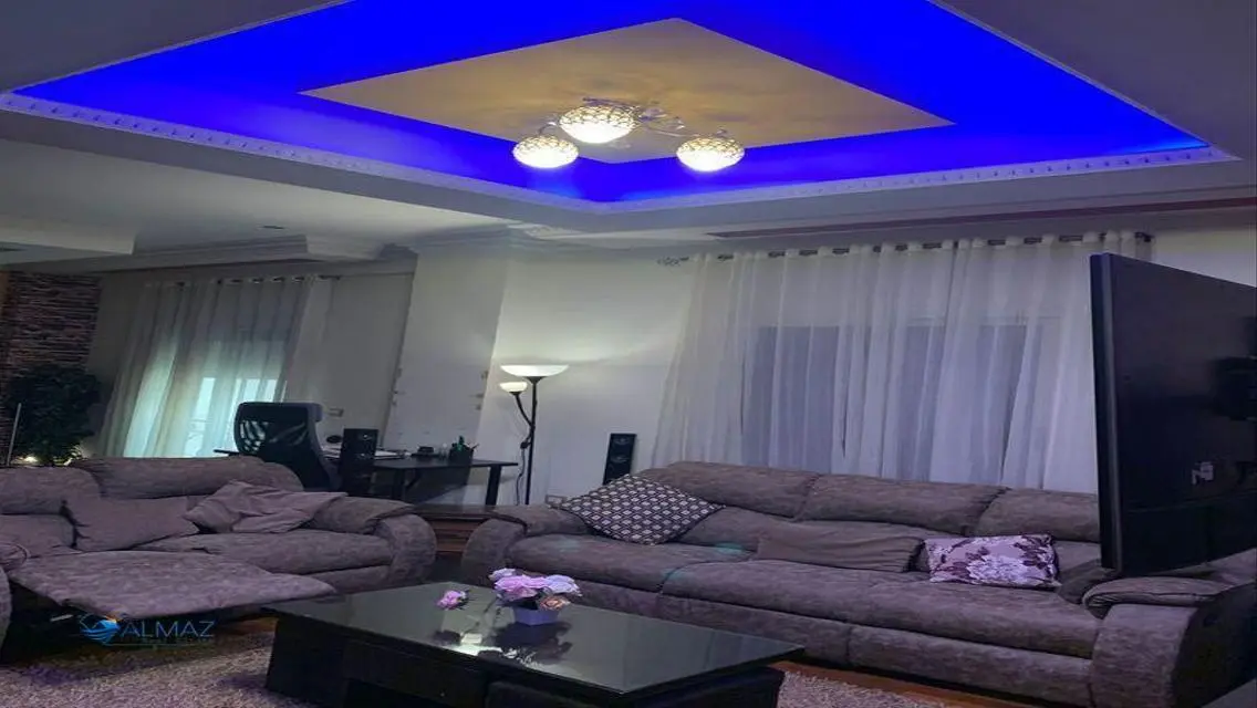 شقه مفروشه للايجار بكمبوند النخيل في التجمع الاول