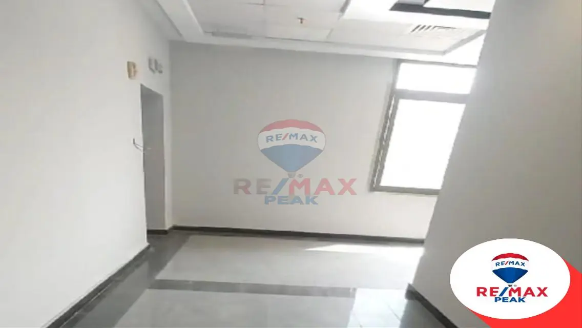 Hale Town  Palm Hills  Clinic For Rent 52m