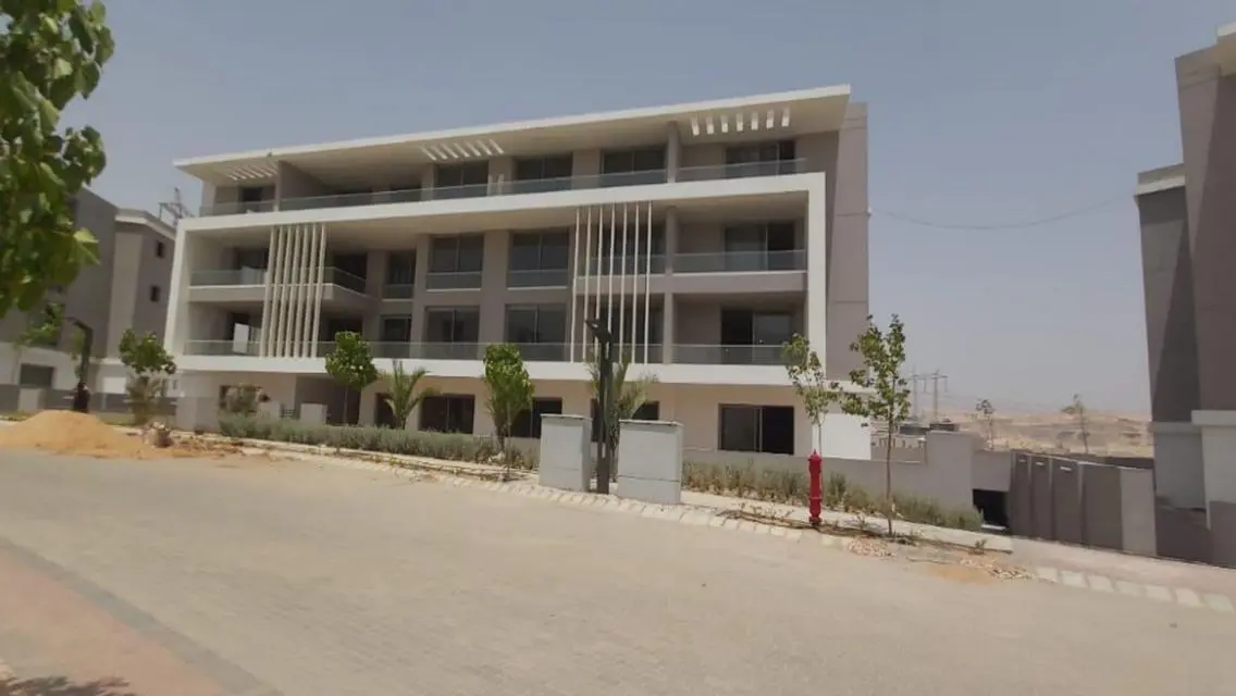 Early delivery 4-beds Aprt +Terrace near New Giza!