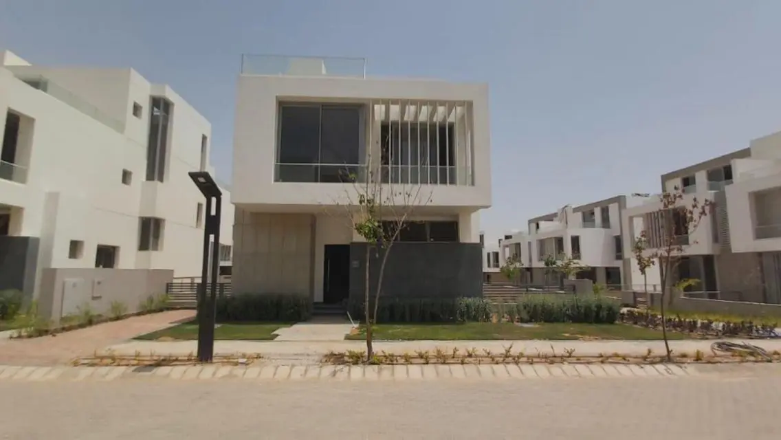 Early delivery 4-beds Aprt +Terrace near New Giza!