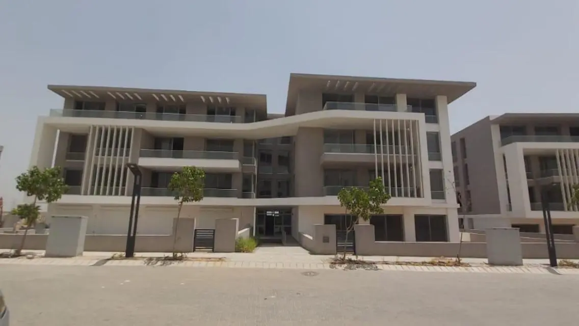 Early delivery 4-beds Aprt +Terrace near New Giza!