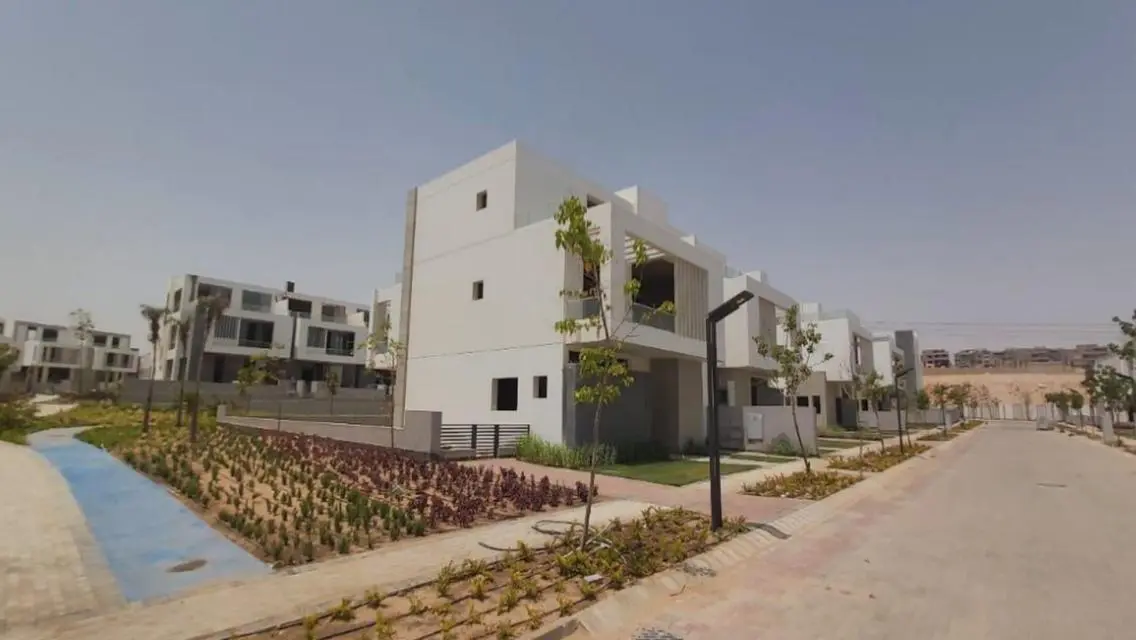 Early delivery 4-beds Aprt +Terrace near New Giza!