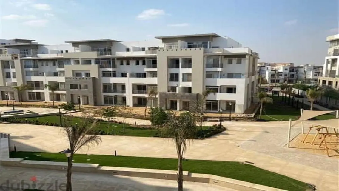 Chance penthouse 205m sale in Compound Hyde Park